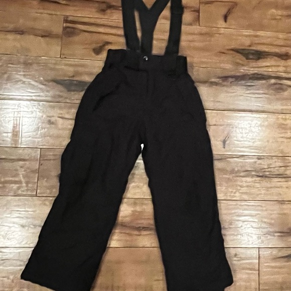 Sport Essentials Jr. Suspender Snow Pants, size 6. In excellent condition. - Picture 4 of 5